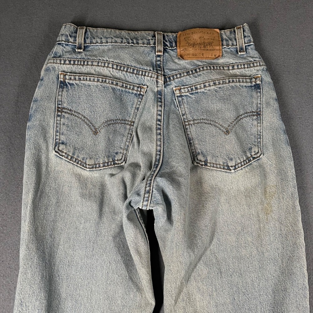 Vtg 90s Levis Jeans Womens 11 Jr Relaxed Fit Tapered Leg Light Wash Stained USA - Picture 14 of 14